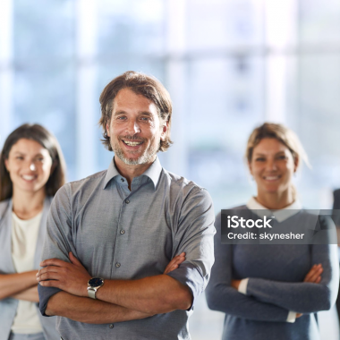 Eine Gruppe von freundlichen Mitarbeitern